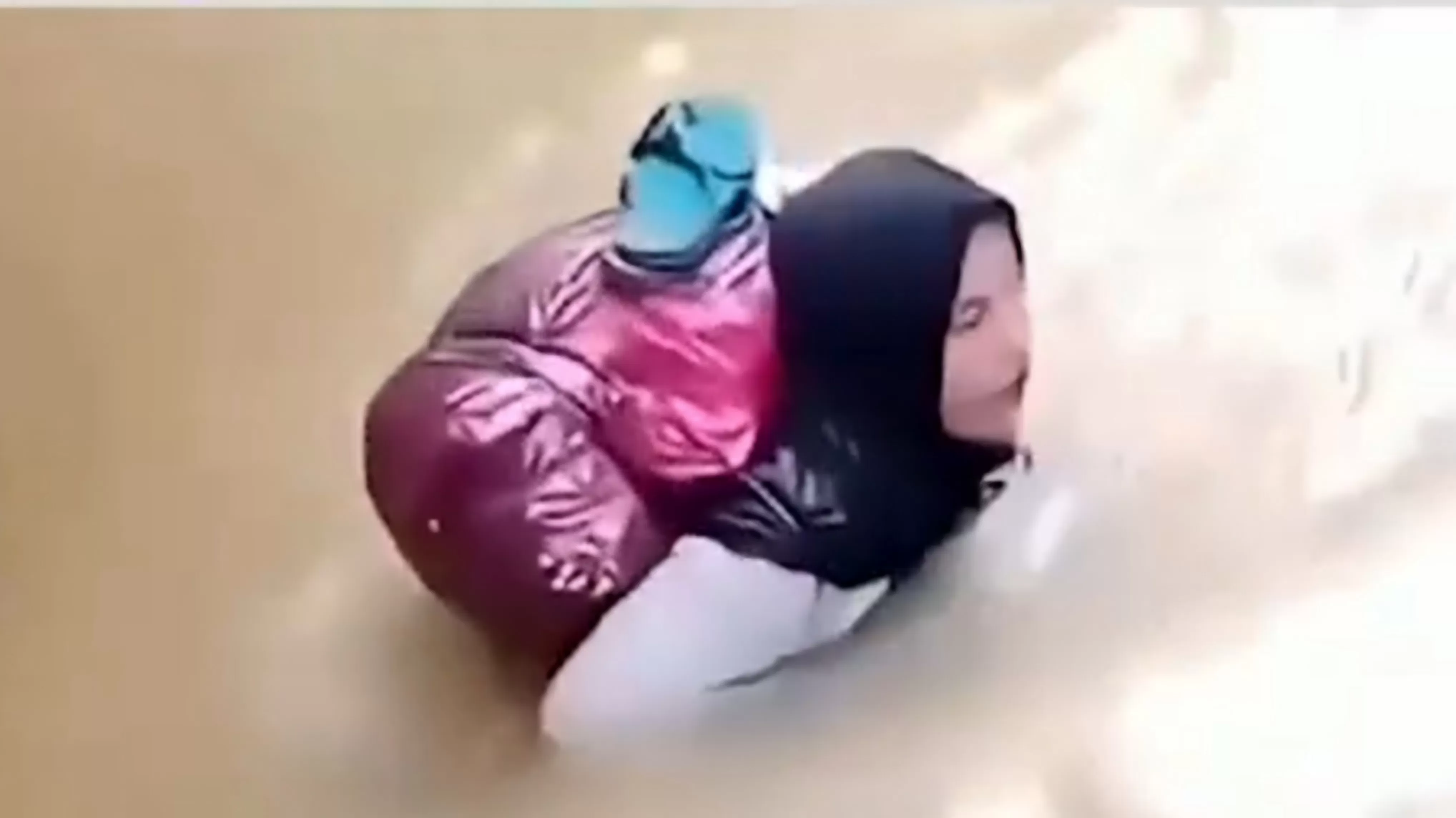 Bidan Dona Arus Deras Tak Redam Dedikasi Obati Pasien TBC Pasaman