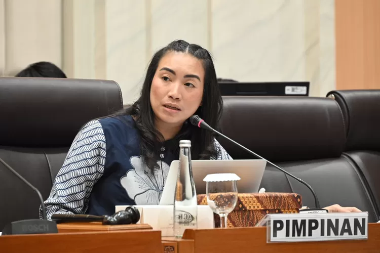 Politisi Desak Warga Lepas Ketergantungan Kerja Pemerintah Reaksi Publik Mengejutkan