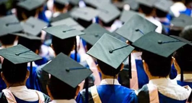 Selegani Sarjana Akuntansi Inspiratif Raih Mimpi Lewat Kerja Keras