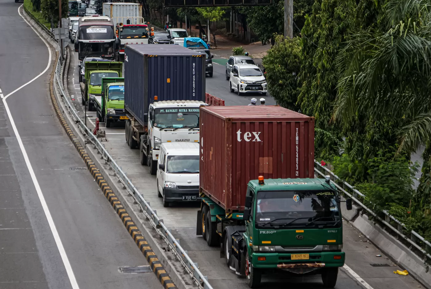 Kemnaker Tegas Batasi Jam Kerja Sopir Logistik Demi Keselamatan Pengusaha Wajibkan Dua